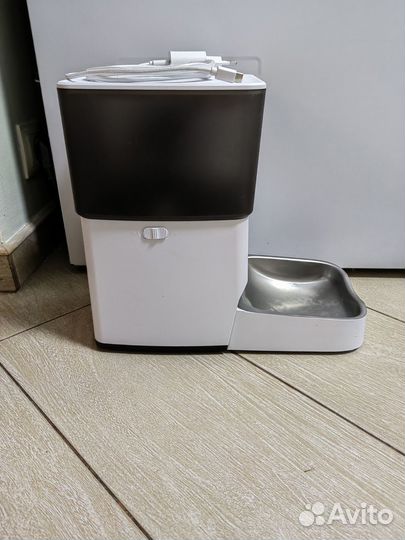 Автоматическая кормушка для животных