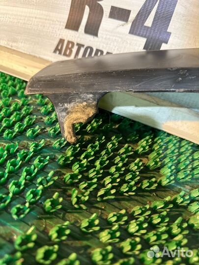 Накладка на бампер передняя правая Lexus Rx350 4