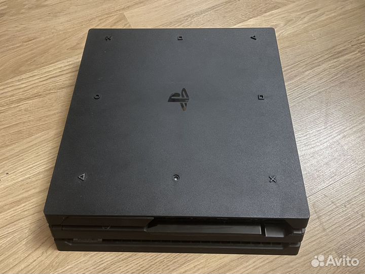 Sony Play Station Pro 1 TB