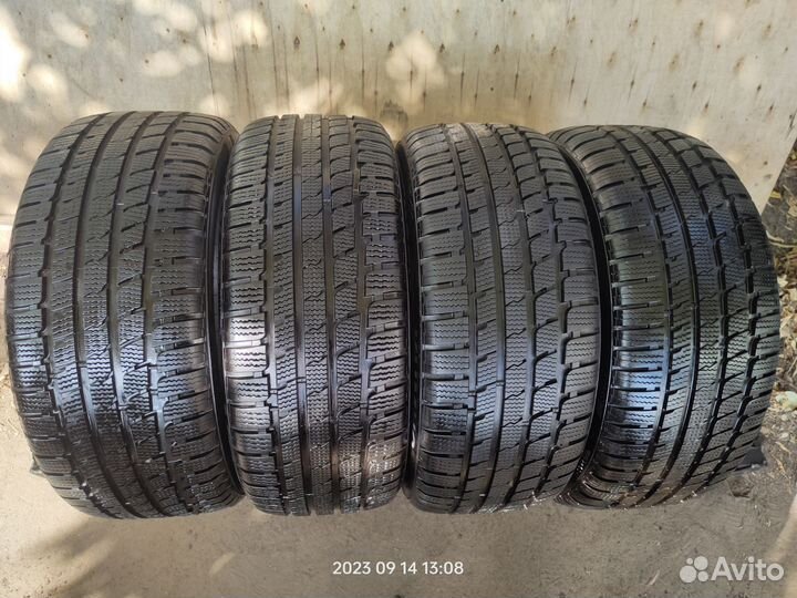 Kumho WinterCraft KW27 235/50 R18 101V