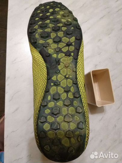 Футбольные бутсы adidas