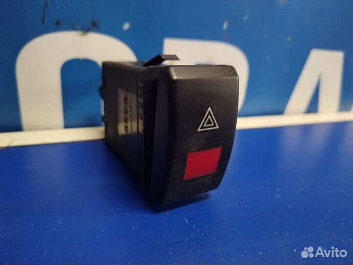 Кнопка вкл. аварийной сигнализации Skoda Octavia