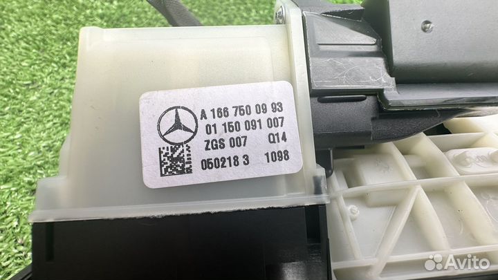 Кнопка открывания багажника Mercedes-Benz Gle W166