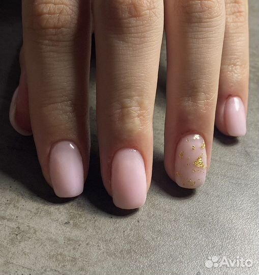 Модель на маникюр