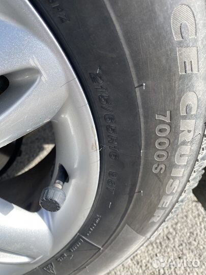 Bridgestone Ice Cruiser 7000S 215/65 R16 98T