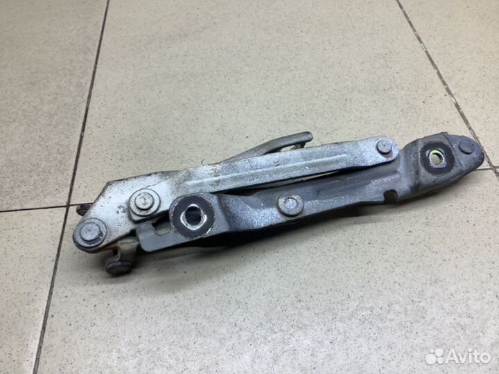 Петля крышки багажника левая Mazda 3 BK LF5002300A