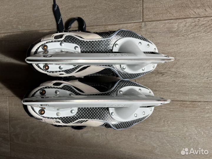 Коньки хоккейные CCM sr