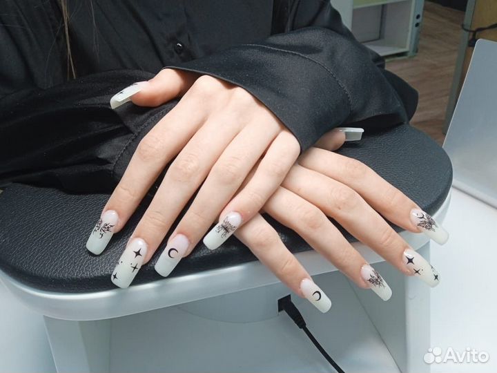 Ищем модель на гель лак и наращивание