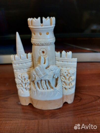 Скульптура. Замок из кости., винтаж