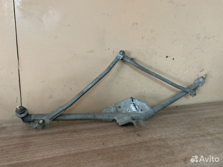 Трапеция стеклоочистителя Volkswagen Passat B4