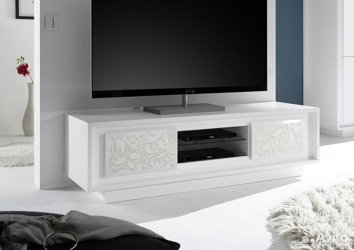 Тумба под телевизор