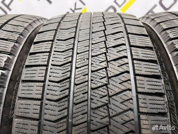 Bridgestone Blizzak VRX2 235/45 R17 99Q