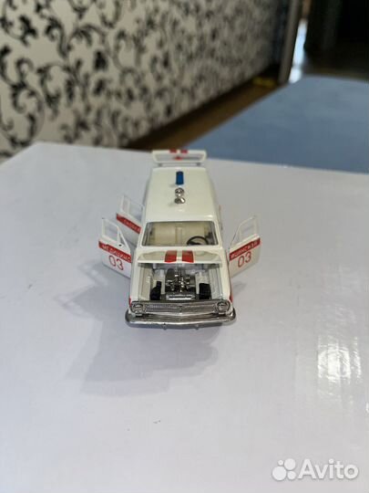Волга газ 24-02 Скорая (А24) модель 1:43