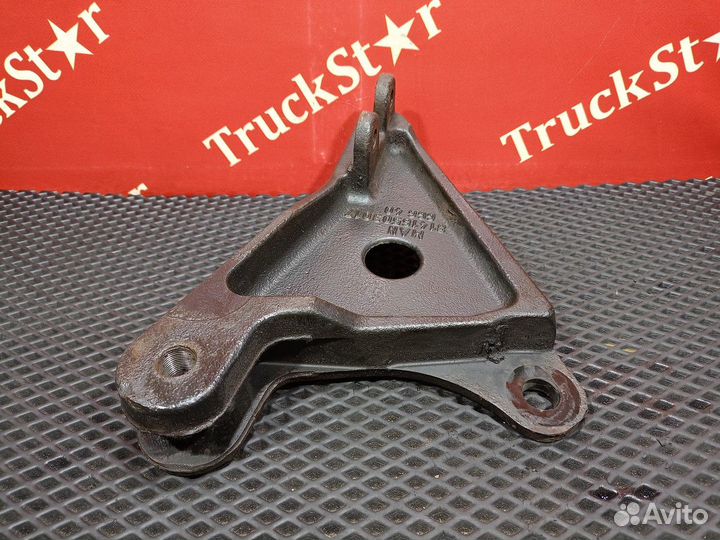 Кронштейн усилителя бампера левый