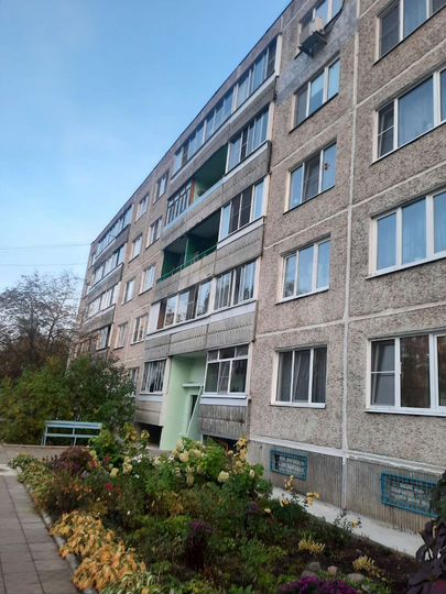 2-к. квартира, 52 м², 1/5 эт.