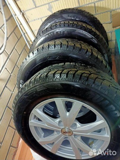 Yokohama Ice Guard IG55 215/65 R16 102T