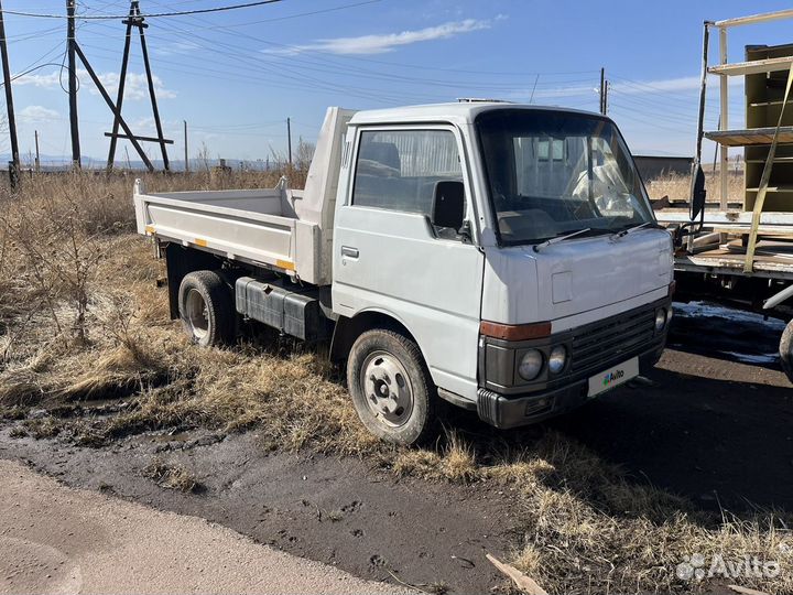 Nissan Atlas, 1990