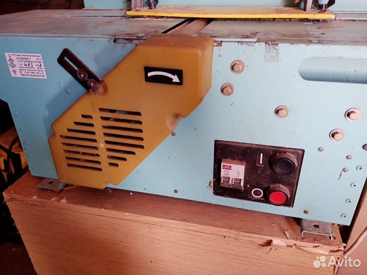 Продаю слесарный станок