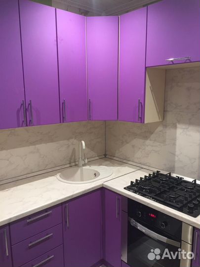 Кухня угловая фиолетовая
