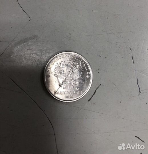 Продам монету с браком