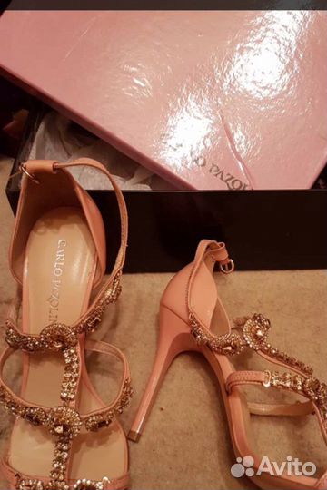 Босоножки с камнями