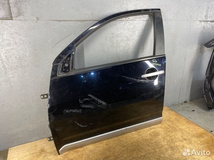 Передняя Левая Дверь Mitsubishi Outlander XL