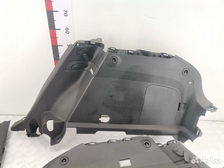 Обшивка отсека багажника Chevrolet Volt 2011