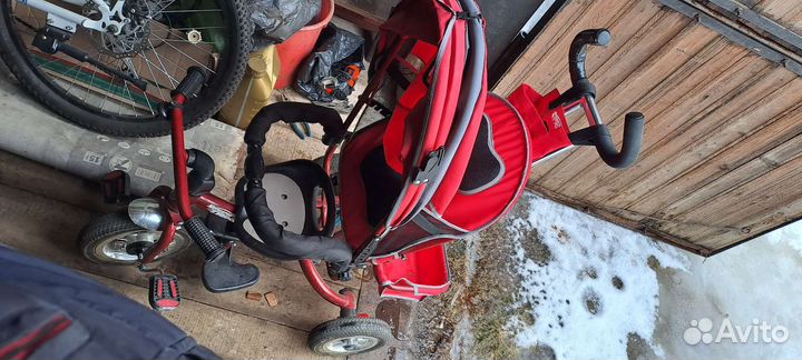 Трехколесный велосипед