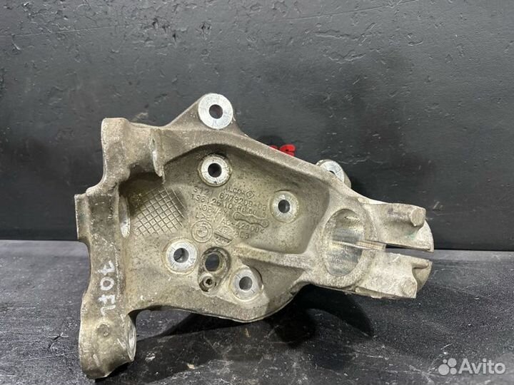 Кулак поворотный передний левый Bmw 3 E90 N52B25