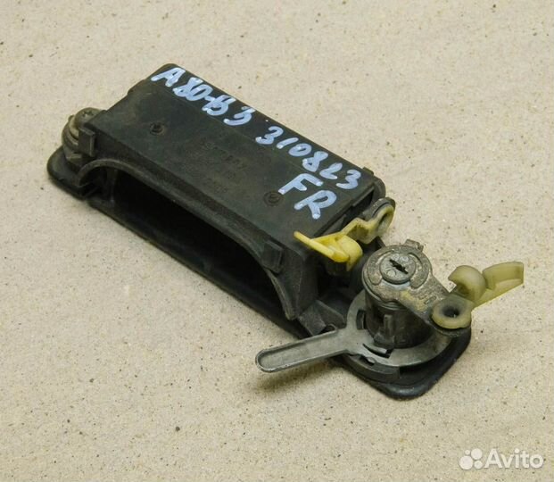 Ручка двери передней правой наружная Audi 80 B3