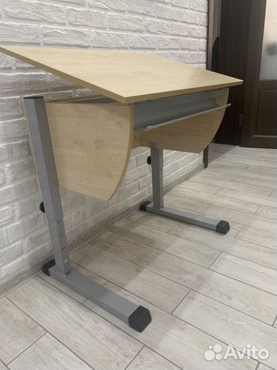 Ученическая растущая парта 