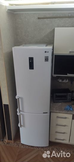 Холодильник с морозильником LG