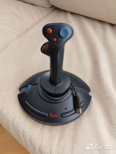 Джойстик Genius