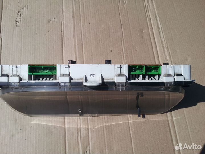 Щиток приборов Subaru legacy (на запчасти)