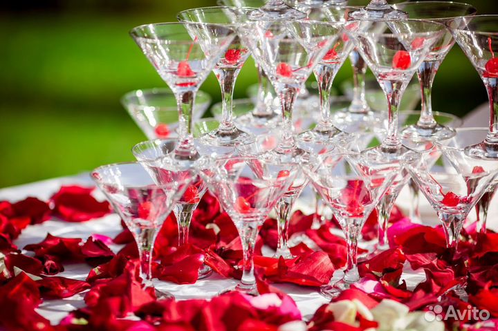 Горка (пирамида) шампанского на торжество