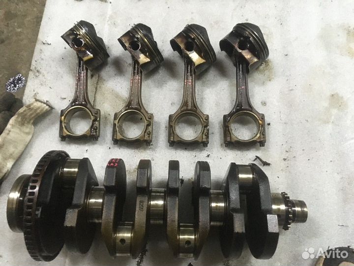 Коленвал + шатуны с поршнями BVY