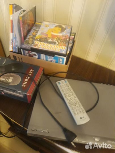 DVD плейер с дисками и микрофоном