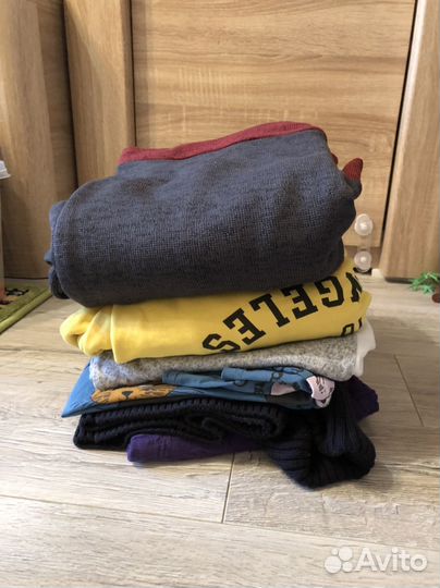 Пакет женских вещей, джемпера, толстовки (42-46)