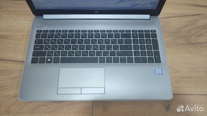 Мощный HP (FHD 15.6