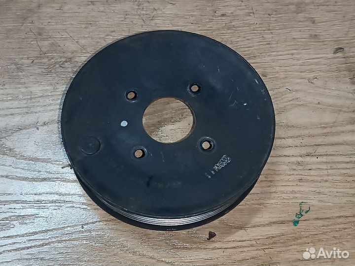 Шкив помпы ssangyong rexton 2 2.7 nn