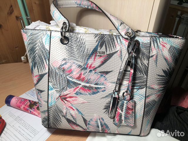 Cумка Guess 1981 новая