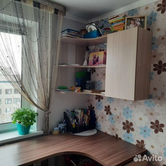 Угловой письменный стол