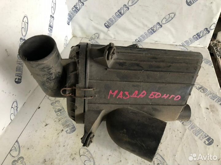 Корпус воздушного фильтра на Mazda Bongo Friendee