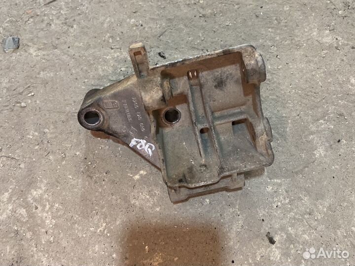 Кранштейн Renault Kangoo 1.9d F8Q