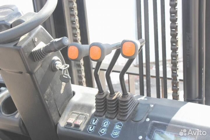 Вилочный погрузчик UN Forklifts FD20, 2023