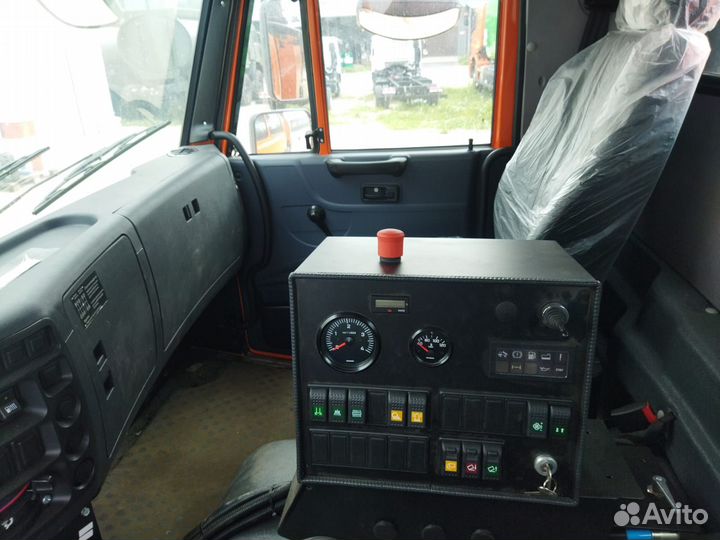 Вакуумноподметальная машина schmidt на камаз 53605