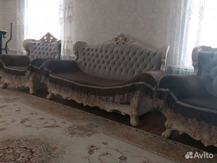Диван