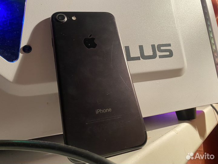 Телефон iPhone 7 32gb