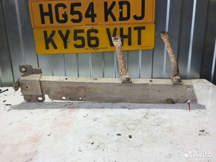 Кронштейн бампера левый Renault Laguna 2