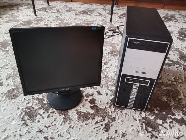 Монитор Samsung и системный блок